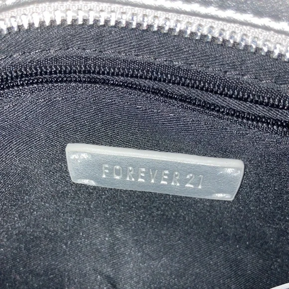 Forever 21 metallic silver chain purse / clutch / sling bag / crossbody - Picture 3 of 11